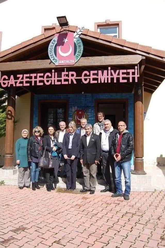 Anadolu Partisi Genel Başkanı Tarhan, Agc’yi Ziyaret Etti