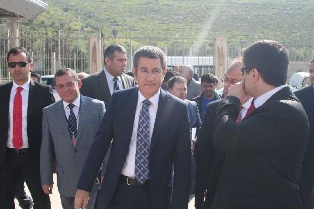 G&uuml;mr&uuml;k Ve Ticaret Bakanı Canikli, Cilveg&ouml;z&uuml;&rsquo;nde İncelemelerde Bulundu