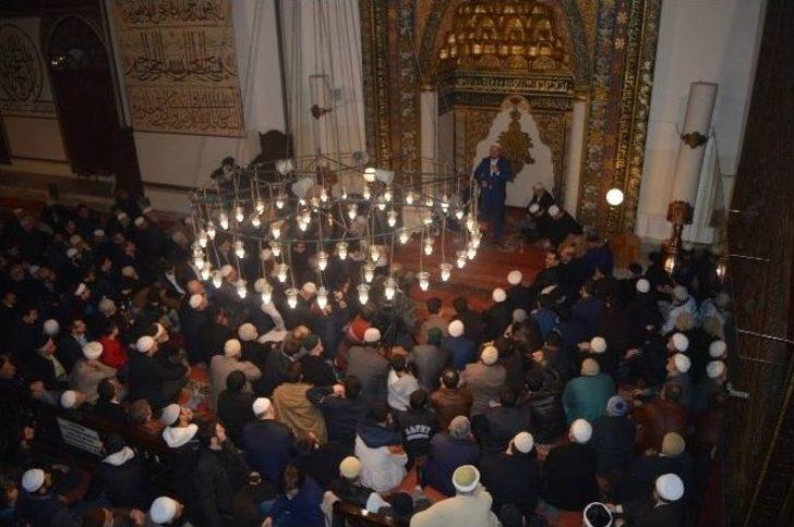 Merhum Necmettin Erbakan İçin Ölümünün 4. Yılında Ulu Cami’de Mevlit Okutuldu