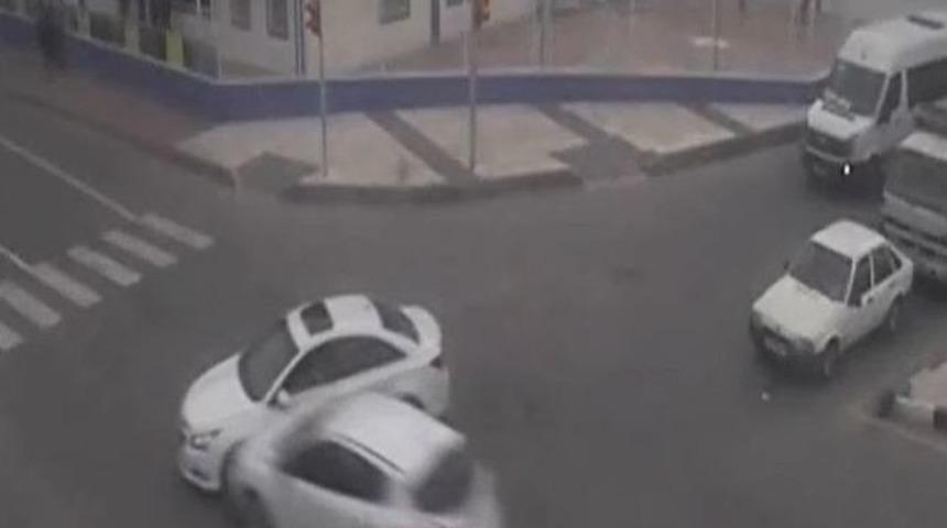 &Ccedil;ıplak Vatandaş Mobeselere Takıldı