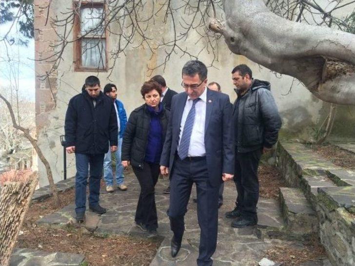 Edremit Belediye Başkanı Kamil Saka, Antandros Derneği’ni Ziyaret Etti