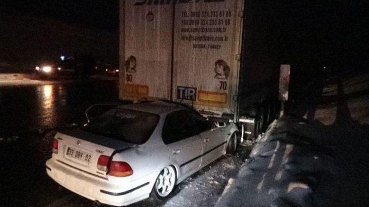 Erzincan’da Trafik Kazası: 3 Yaralı