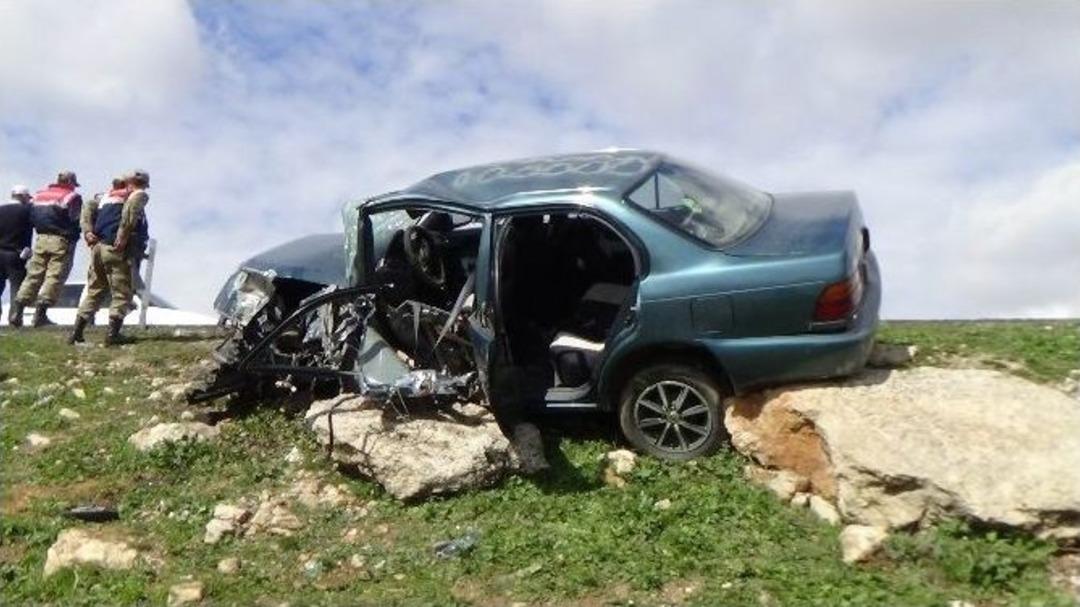 Faciayı Kayalar &Ouml;nledi: 9 Yaralı