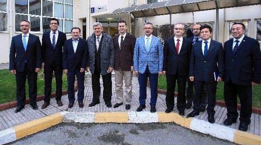 Karaosmanoğlu, Gebze &Uuml;niversitesini Ziyaret Etti