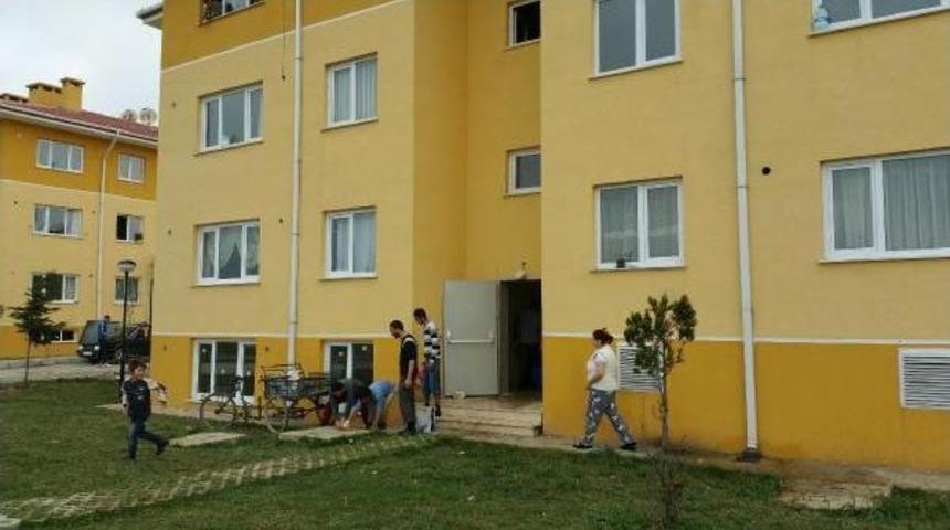 Onarılmayan Kanalizasyona Şarkılı Tepki