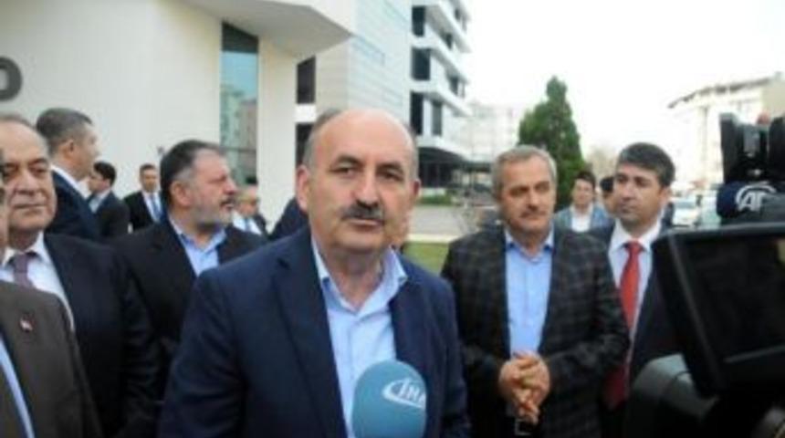 Sağlık Bakanı M&uuml;ezzinoğlu'nun &Ouml;n&uuml;nde Kendini Yakmak Istedi (2)