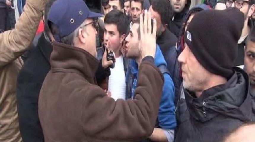 Vefa Stadı &Ccedil;evresi Karıştı. Polis Taraftar Gruplarına Toma'yla M&uuml;dahale Etti