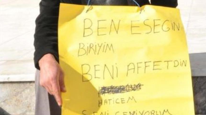 Eşi Evi Terk Edince Oturma Eylemi Yaptı