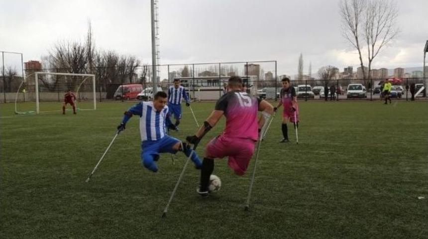 Başkan B&uuml;y&uuml;kkılı&ccedil;, Ampute Takımının Ma&ccedil;ında