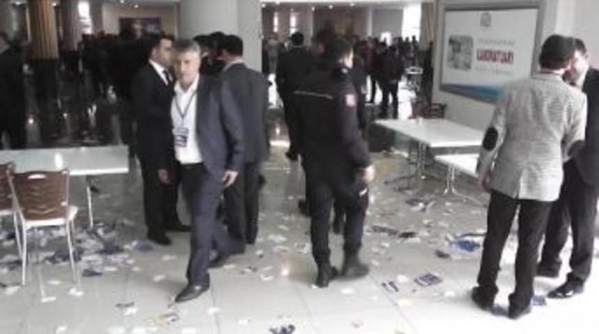 Şanlıurfa&rsquo;Da Ak Parti Temay&uuml;l Yoklamasında Arbede &Ccedil;ıktı