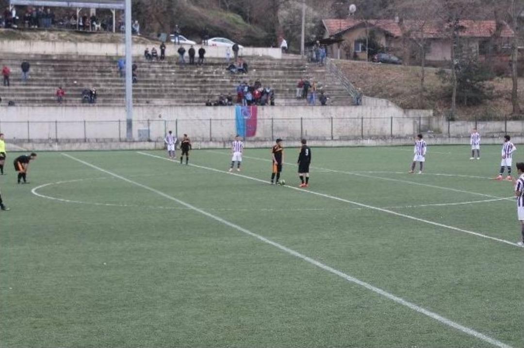 Futbolculardan Sahada İlgin&ccedil; Protesto