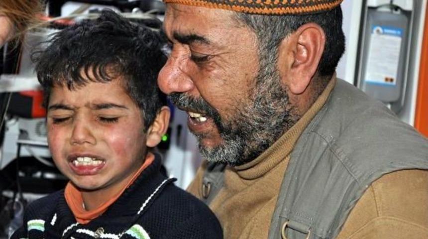 Donmak &Uuml;zere Olan Suriyelileri Mehmet&ccedil;ik Helikopterle Kurtardı