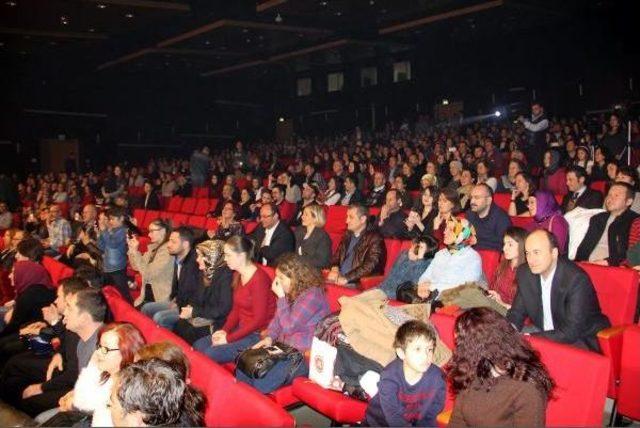 Kafkas Şarkıcı Nahush Kerim Kayseri’De Konser Verdi