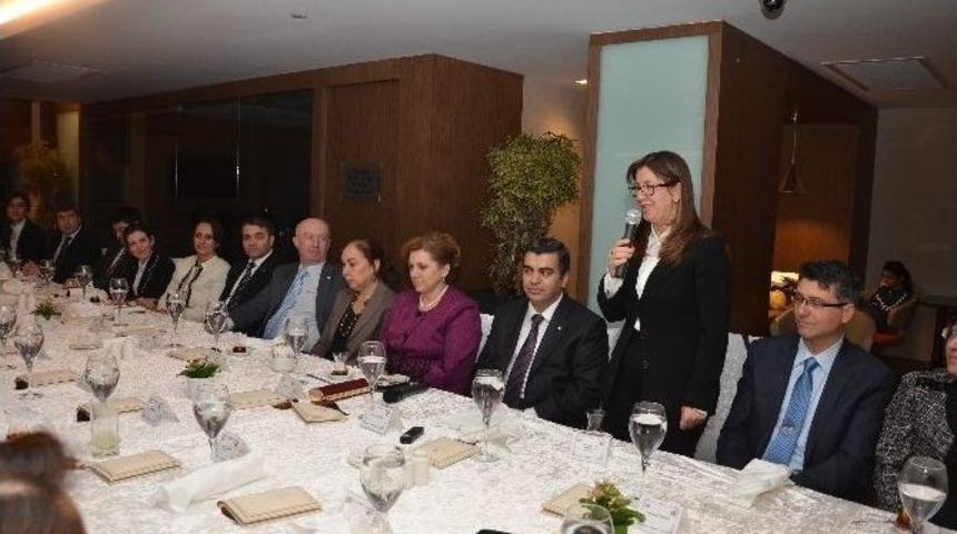 Vali D&uuml;zg&uuml;n, Vali Yasemin &Ccedil;etinkaya Onuruna Veda Yemeği D&uuml;zenledi