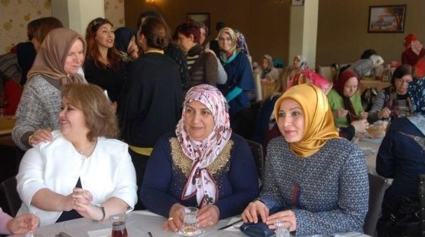 Karamanlı Hanımlar &Uuml;niversite &Ouml;ğrencileri İ&ccedil;in Buluştu