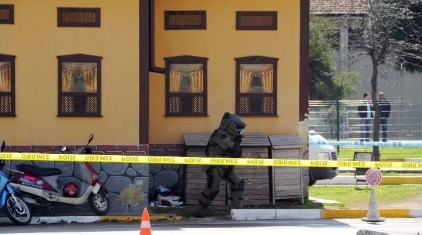 Ak Parti Antalya İl Binası Yanında Ş&uuml;pheli &Ccedil;anta Paniği