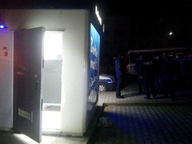 Hırsızlar Bankamatiğe Dadandı 1