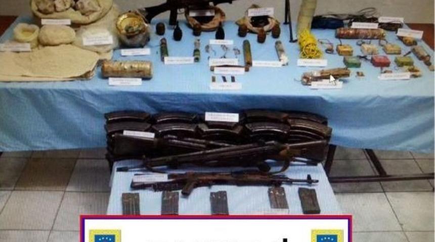 Şemdinli'de Bir Mağarada Pkk'ya Ait Cephanelik Ele Ge&ccedil;irildi