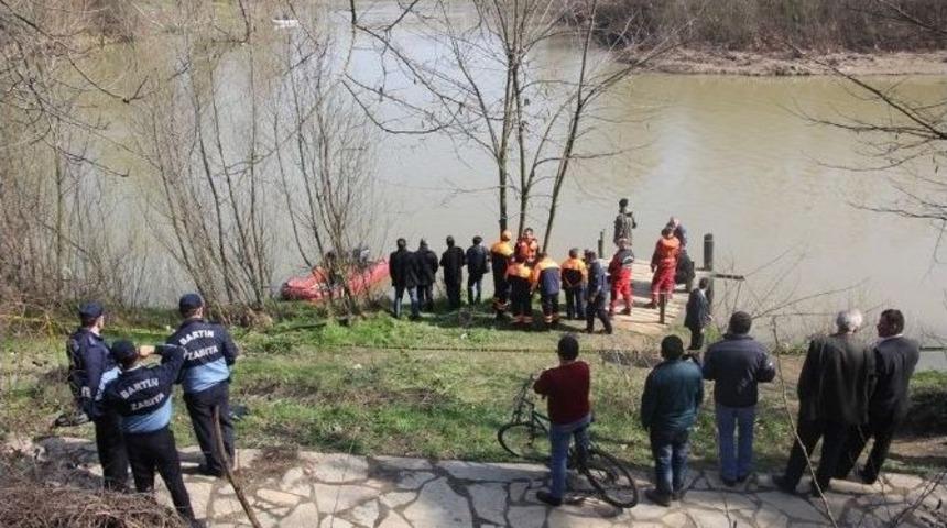 Irmağa D&uuml;şerek Kaybolan Şahsı Arama &Ccedil;alışmaları S&uuml;r&uuml;yor