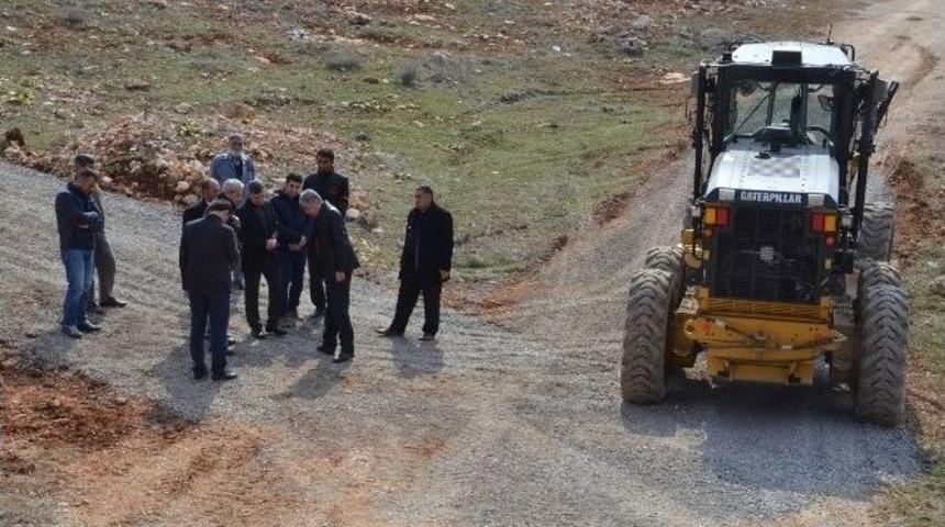 Yeşilyurt Belediyesi Yol A&ccedil;ma &Ccedil;alışmalarını S&uuml;rd&uuml;r&uuml;yor