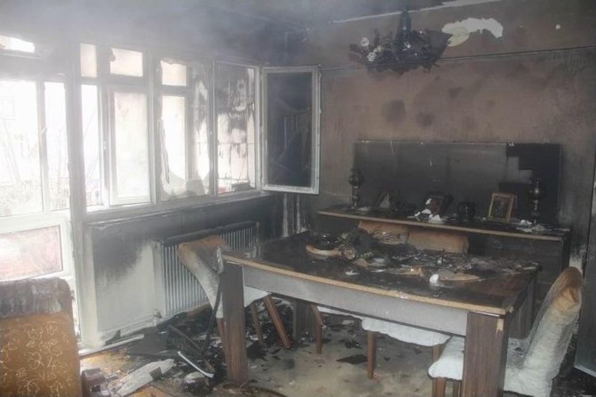 Sivas&rsquo;taki Ev Yangını Korkuttu