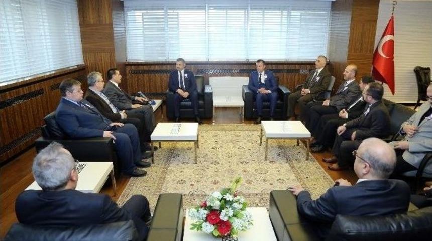 &Ccedil;elik&rsquo;e Ziyaretler S&uuml;r&uuml;yor