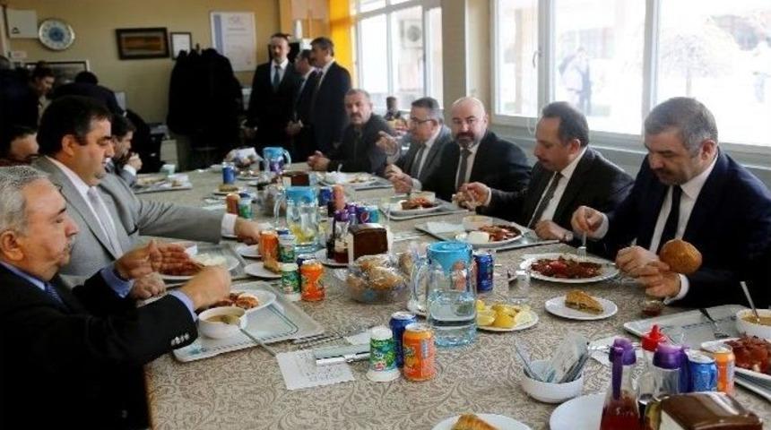 Başkan &Ccedil;elik&rsquo;ten Personelle Tanışma Turu