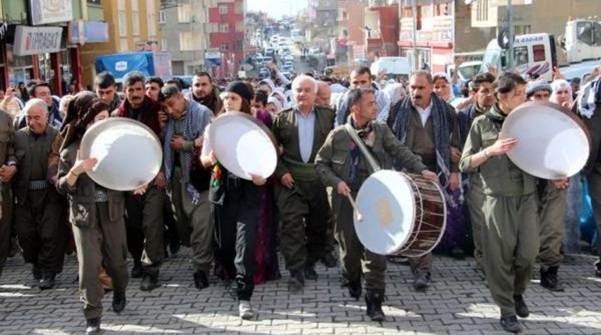 Şırnak'ta 'kıyafetime Dokunma' Y&uuml;r&uuml;y&uuml;ş&uuml;