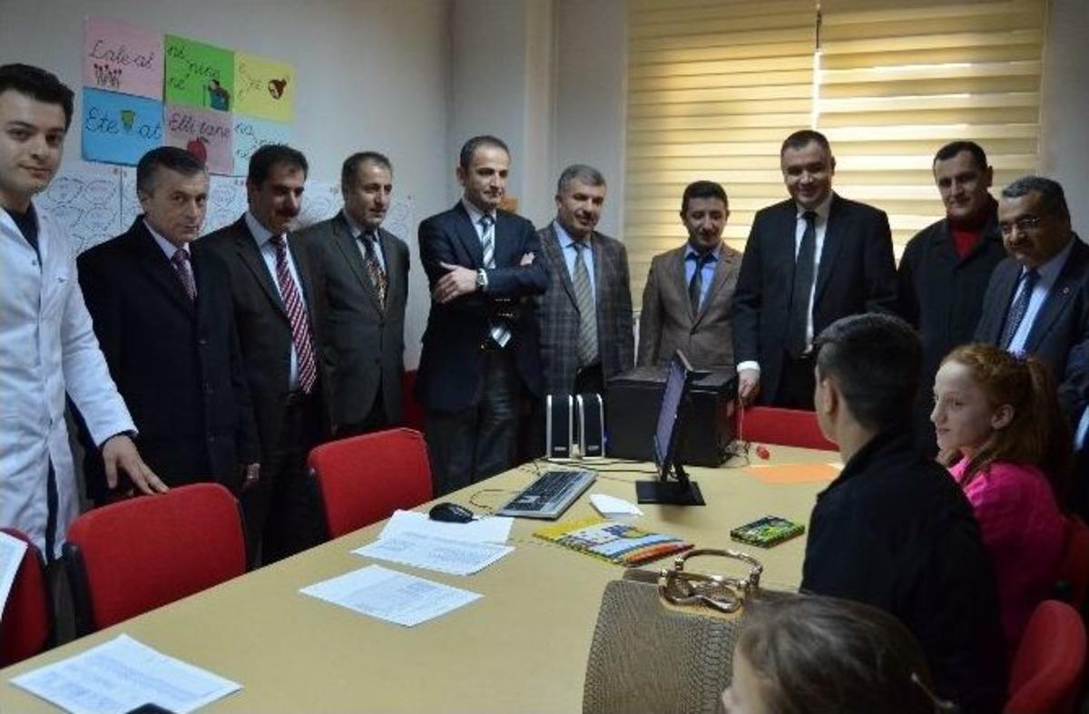 Kaymakam Sarı, Hastanede Eğitim G&ouml;ren Hasta &Ouml;ğrencileri Ziyaret Etti