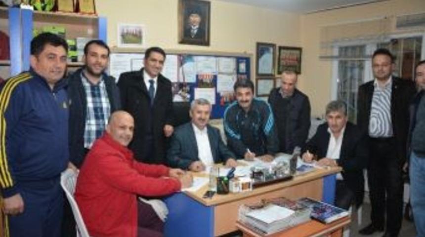 K&ouml;rfez Belediyesi Gen&ccedil;ler İ&ccedil;in Kul&uuml;p Kurdu