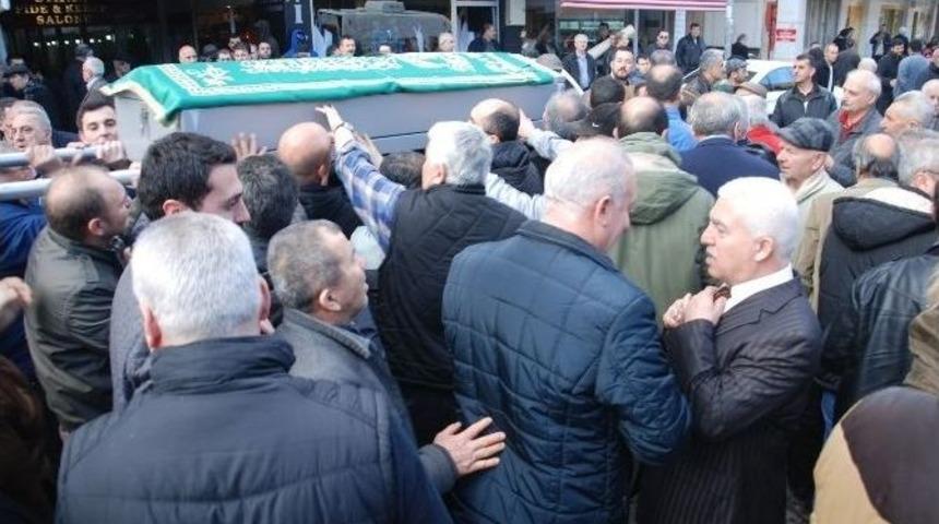 İsmail Ayvalıklı Son Yolculuğuna Uğurladı