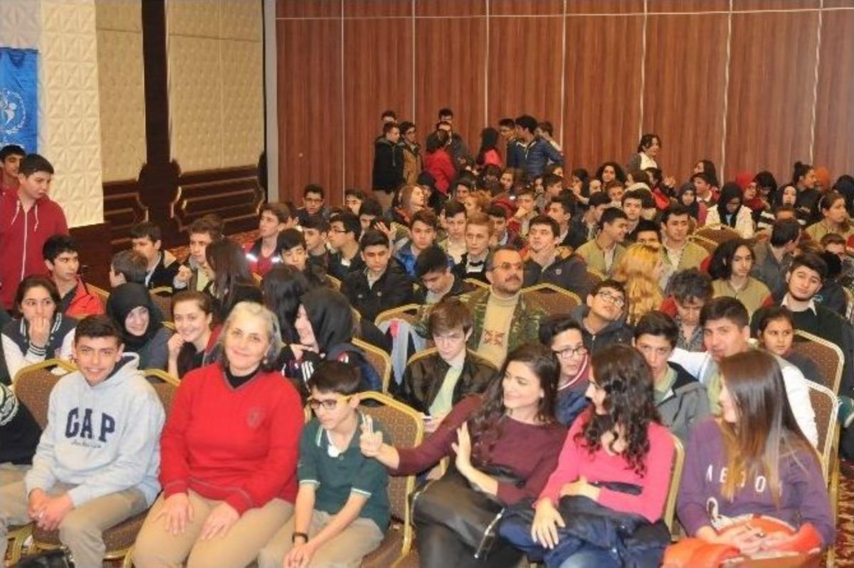 Liseli Gen&ccedil;lerden "kayıp Hayatlar" Oyununa B&uuml;y&uuml;k İlgi