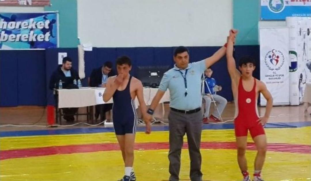 İosb Meslek Lisesi G&uuml;reşte Şampiyon Oldu