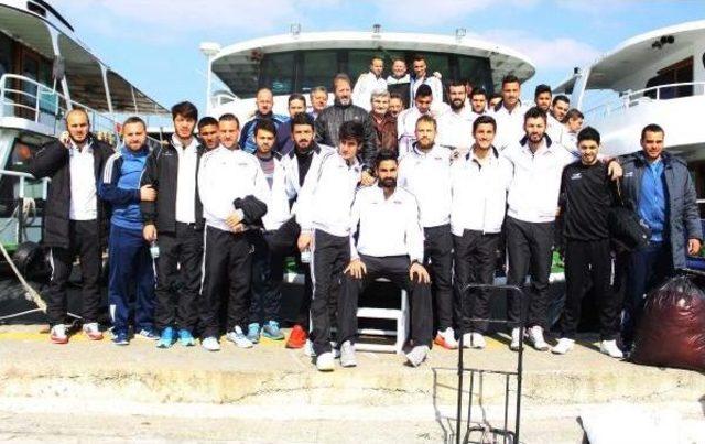 Manisaspor'dan Boğaz'da Tekne Turu