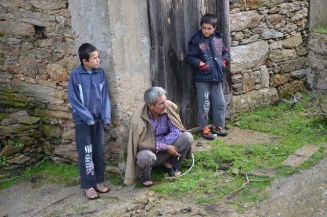 Evi Yanan Aykut Ailesi'ne Yardım Yağdı