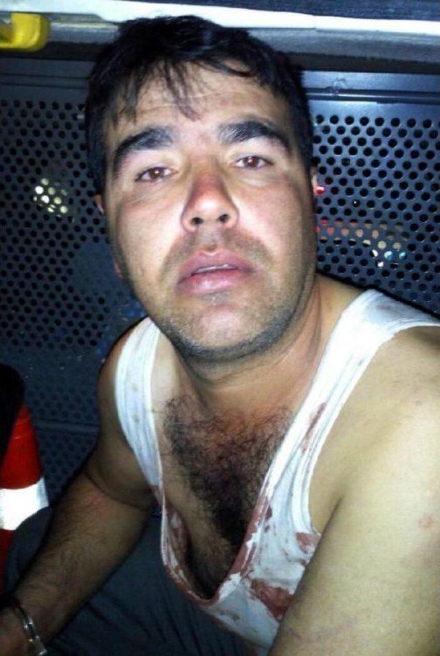 Eşi, &Ccedil;ocukları Ve Arkadaşını Rehin Alıp Bı&ccedil;akla Yaraladı 1