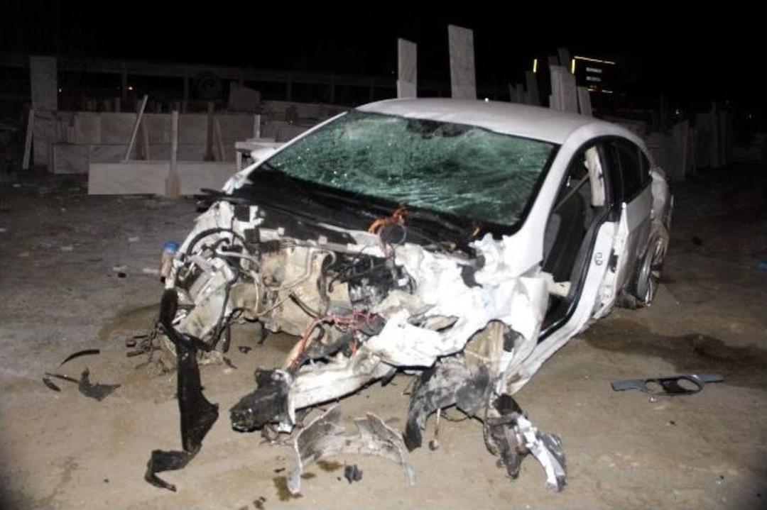 Tarlaya U&ccedil;an Otomobilin S&uuml;r&uuml;c&uuml;s&uuml;, Hayatını Kaybetti