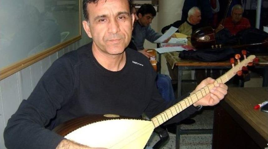 Aydın&rsquo;da Bağlama Kursuna Yoğun İlgi