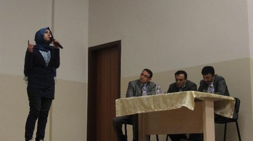 &Ouml;ğrenciler İstiklal Marşı&rsquo;nı G&uuml;zel Okumak İ&ccedil;in Yarıştı