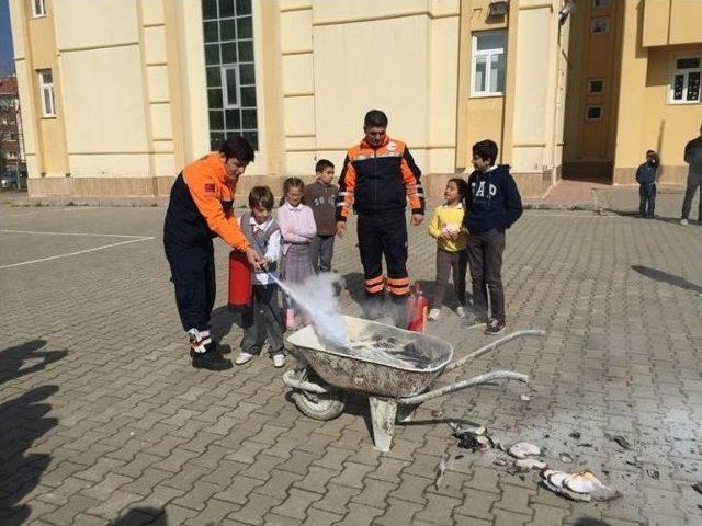 Çanakkale’de Afad Okullara Eğitim Verdi