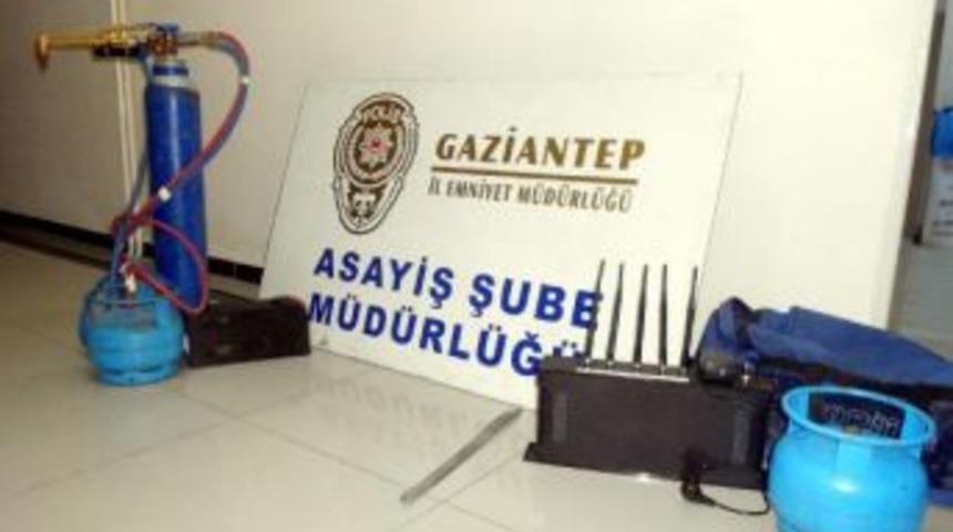 Jammerli Hırsızlara G&ouml;zaltı