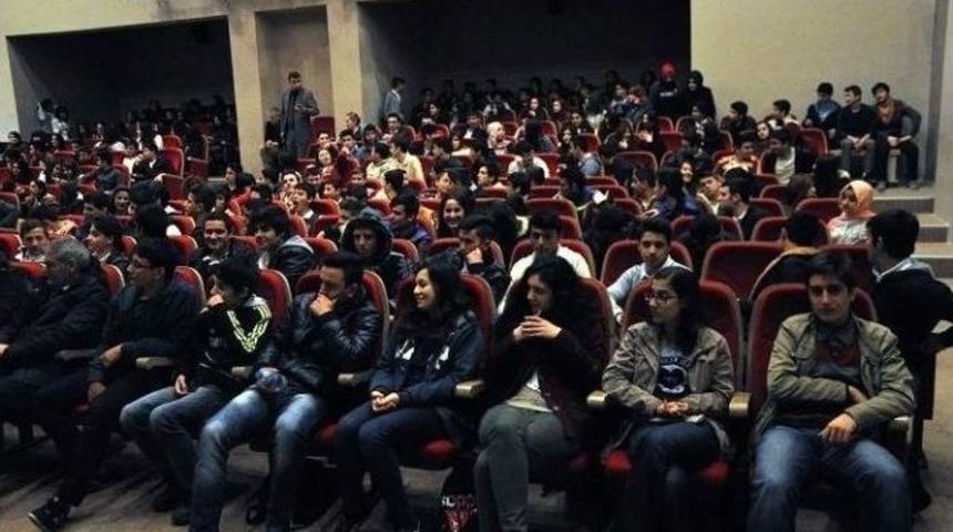 K&ouml;rfez&rsquo;de &ldquo;uyuşturucuya Hayır&rdquo; Tiyatrosu