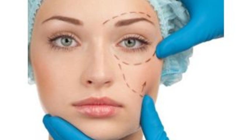 &Uuml;st G&ouml;z Kapağınızdaki Fazlalıklar Y&uuml;z Kırışıklarını Arttırabiliyor