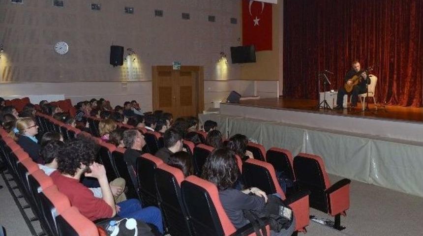 Konservatuvarda Muhteşem Gitar Resitali