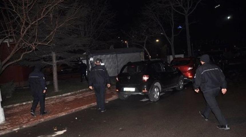 (&ouml;zel Haber) Ağaca &Ccedil;arptı, Otomobili Bırakıp Ka&ccedil;tı