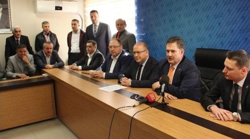 Tuncay &Ouml;zcan İstifasını Saylar&rsquo;a Sundu