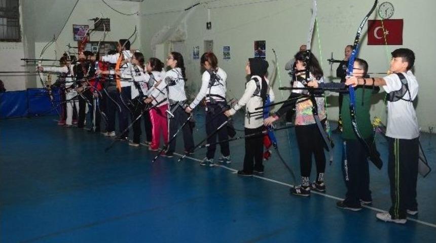 Adana&rsquo;da Minikler Salon Ok&ccedil;uluk İl Birinciliği