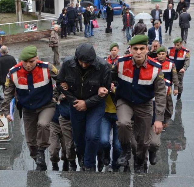 Doğum Gününde Restoran Görevlilerden Kaçarken Dere Yatağına Düşerek Öldü