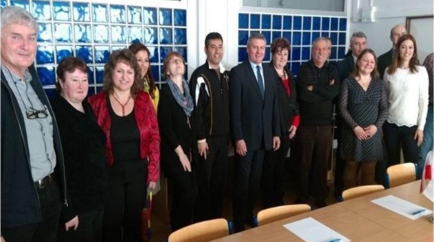 Adanalı &Ouml;ğretmenler &Ccedil;ek Cumhuriyeti&rsquo;nden D&ouml;nd&uuml;