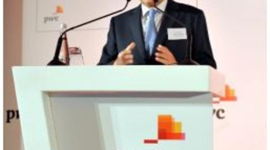 Başkan Uğur, Finans Ve Gayri Menkul D&uuml;nyasına Seslendi